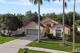 20 mins to Parks | Close to Shops and Restaurants